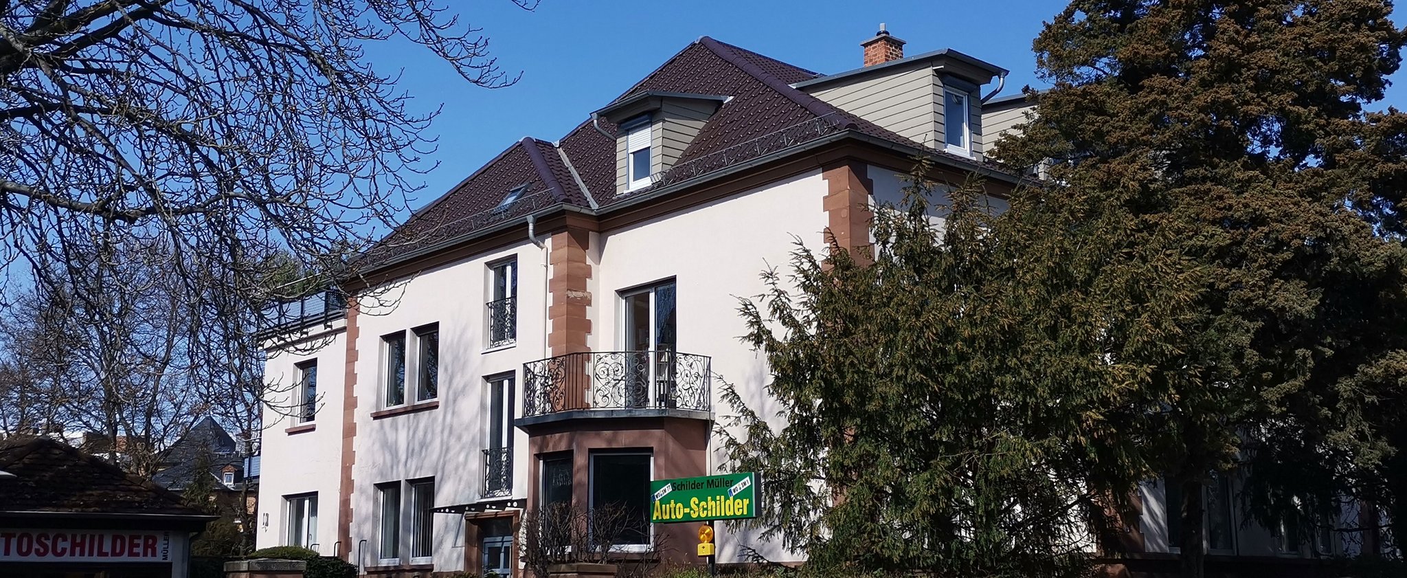 Schöne Villa im Grünen